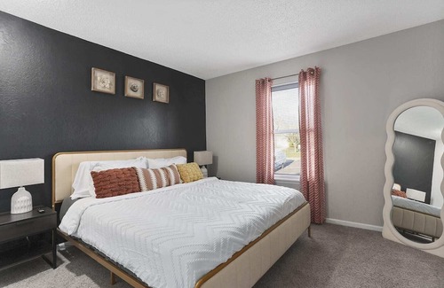 Overland Park House | Comfy 2-Story Duplex | Perfect for Large Groups