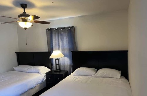 Midtown Apartment | Entire apartment close to downtown - 2 queen beds
