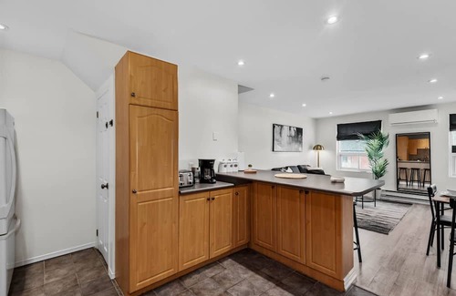 The Beaches Apartment | Entire Unit-Walk To The Beach - 5 Mins To History