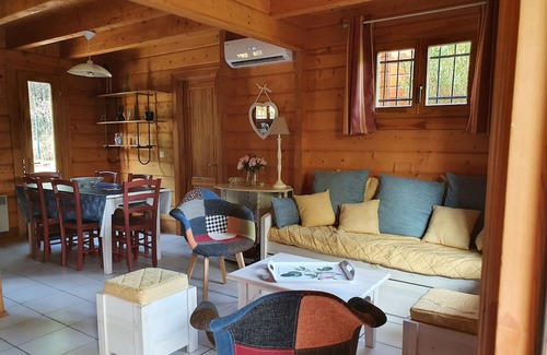 Bias House | Chalet 'Village Des Pins D'or' with Shared Pool, Wi-Fi and Air Conditioning