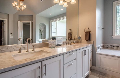 Florida Central Atlantic Coast House | LakeFront Pool Mansion 12 min from Disney!