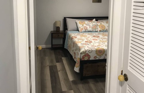 Port Charlotte Apartment | Amazing Getaway! 6 minutes to the Sun seeker Resort.