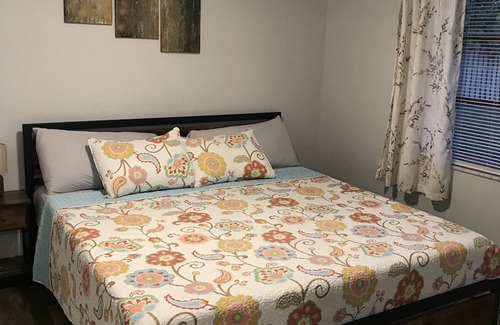 Port Charlotte Apartment | Amazing Getaway! 6 minutes to the Sun seeker Resort.