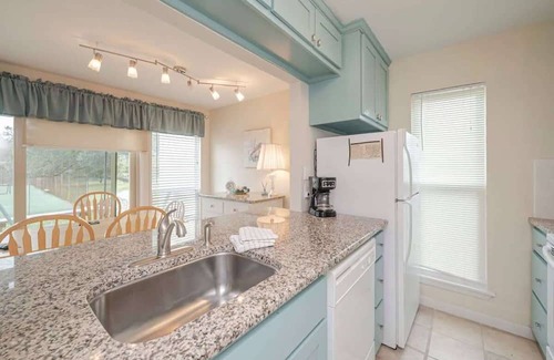 Sailhouse Condo | Bayfront Shores Summa