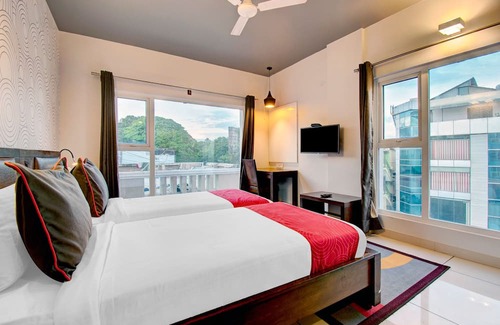 Ulsoor Hotel | Super OYO Collection O Hotel Palm Tree