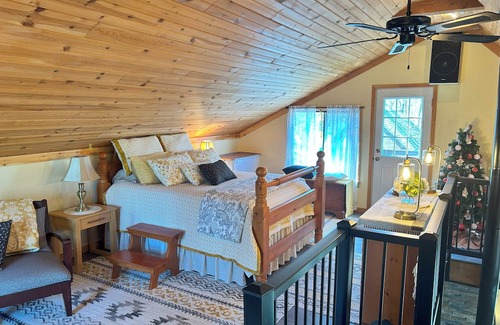 Points Cabin | ESCAPE! “Get Away From It All Without Roughing It”