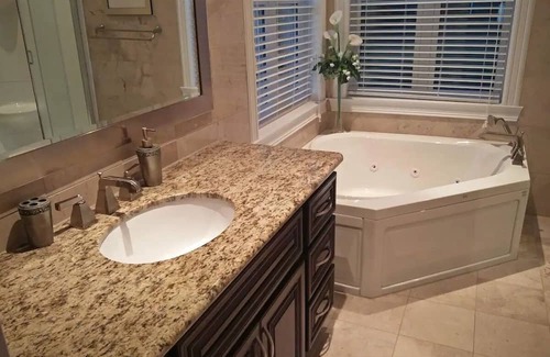 Carrying Place House | Luxury Lakeview Villa: Gateway to Winery Paradise