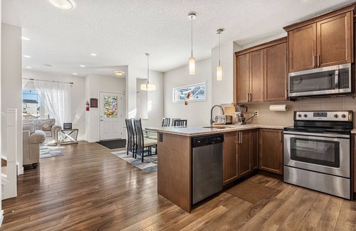 Cochrane House | Kid-Friendly 3BR Duplex: Explore Rockies, Cochrane Charm & Calgary