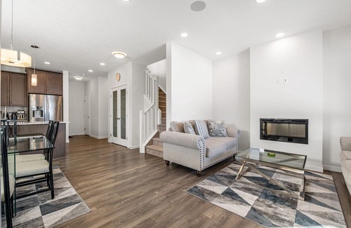 Cochrane House | Kid-Friendly 3BR Duplex: Explore Rockies, Cochrane Charm & Calgary