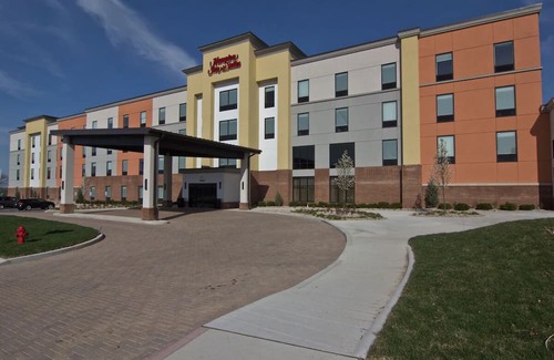 Columbus House | Modern Rooms | EV Charging & Indoor Pool | Next to Scioto Downs