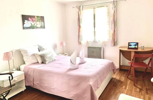 Pontault-Combault Apartment | Homerez - Nice apartement for 6 ppl. with terrace at Pontault-Combault