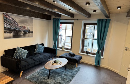 Siegburg Apartment | 4711 Suite - Stilvolle, Einzigartige und Zentral Gelegene Ferienwohnung