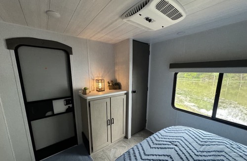 Alba RV Rental | Family and Pet-Friendly Camper Steps Away from Lake Fork!