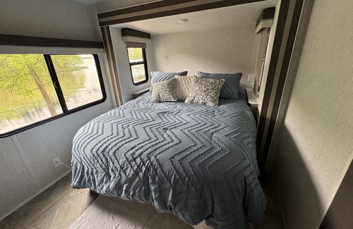 Alba RV Rental | Family and Pet-Friendly Camper Steps Away from Lake Fork!