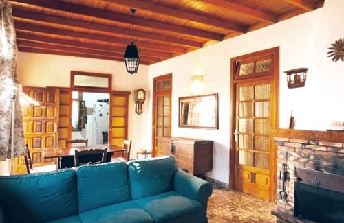 Valleseco House | Vacation Home 'Casa Valleseco' with Mountain View, Private Terrace and Air Conditioning