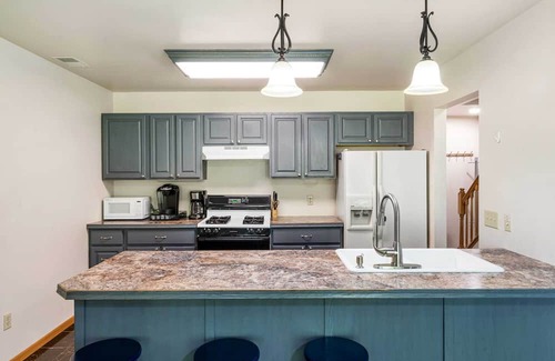 East Jordan Hotel | South Arm Retreats