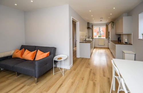 Bristol House | Dings Village Corner House by StayStaycations