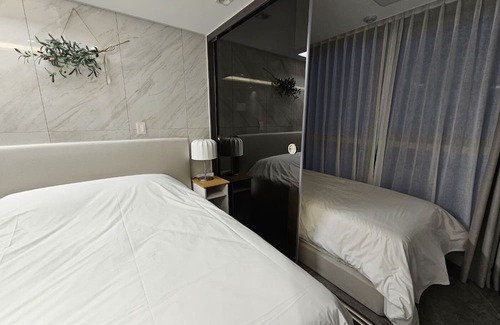 Seocho-dong Apartment | 강남 럭셔리 1룸 2베드