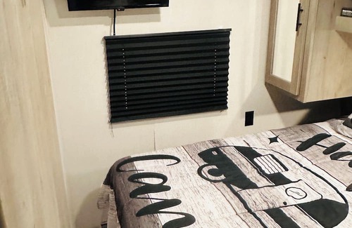 Yakima House | Glamping in a like new, well maintained RV that has everything you need!!!