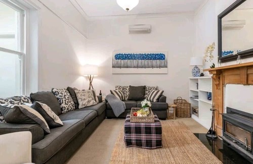 Angaston House | Chilli's Cottage: Entire pet friendly home in the Barossa Valley