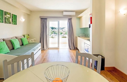 Figueiral House | Embark on an Algarve Adventure! Swimming Pools, Free Parking and Breakfast!