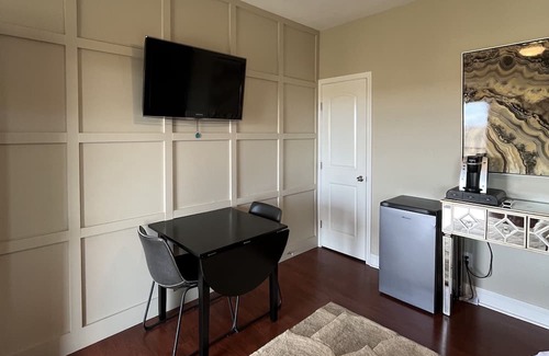 Marble Falls Apartment | Lonely Oak Guesthouse! Room 4