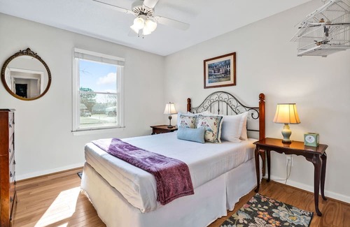 Myrtle Grove House | Golden Retreat 3Br/2Bath near Carolina Beach and parks!
