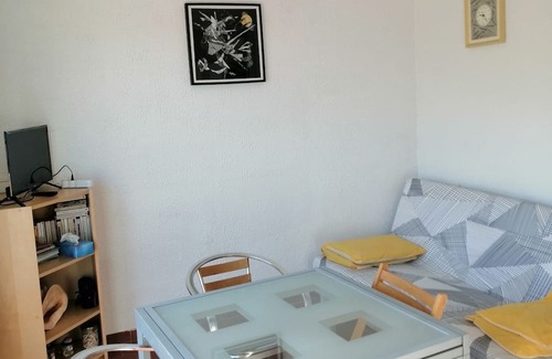 Saint-Hippolyte Apartment | Appartement 2 Personnes vue mer