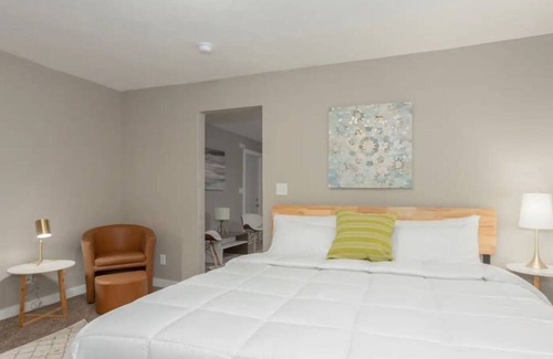 West Central Apartment | Sleepover: Tidy 1BD/1BA - Downtown Springfield
