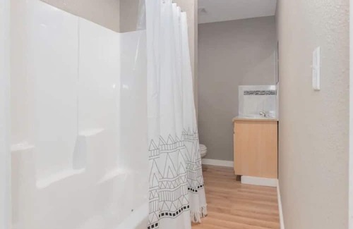 West Central Apartment | Sleepover: Tidy 1BD/1BA - Downtown Springfield