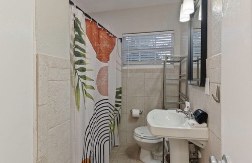 Lake Eola Heights House | Downtown Gem w/Jacuzzi + Basketball + Games!