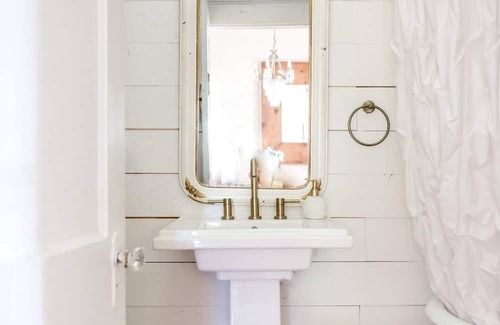 Burton Other | BNR Farmstead|The Farmhouse|15 min from Round Top!