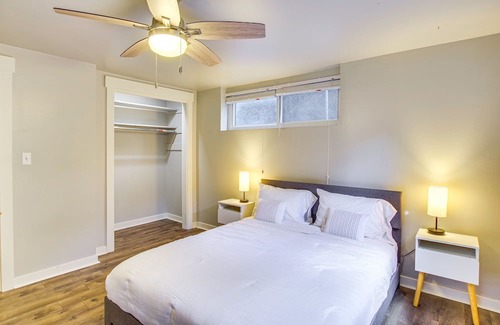 Bothell Apartment | Modern Lower-Level Apt ~ 4 Mi to UW Bothell!