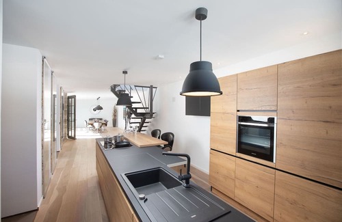 Munzingen Apartment | Ferienloft, 200qm, 3 Schlafzimmer, max 8 Personen