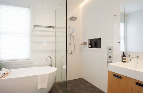 Newtown House | The Modern Botanist Newtown IH