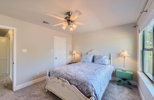 Spring Branch East House | Spring Branch Midterm Rental