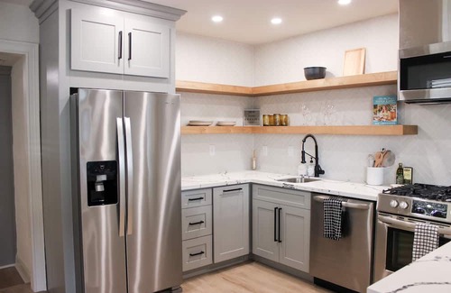 Jefferson House | Cozy 2-bedroom 5 minutes from tree-lined Carrollton/St. Charles Ave.
