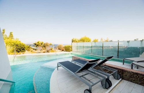 San Antonio Bay Resort | All inclusive swim up studio at family friendly Ibiza resort
