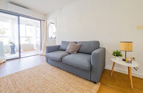 Mezquitilla Apartment | Cubo's Estudio Pepa Luna Algarrobo Beach / air conditioning / community pool / close to beach