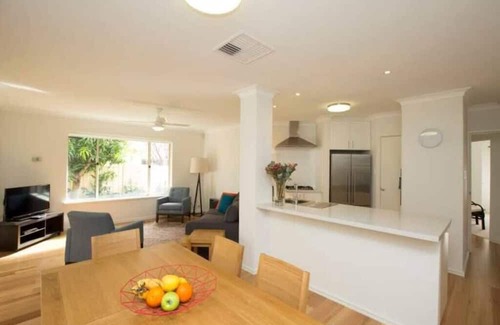Mount Pleasant House | Relaxing Villa Retreat*Canning River*Family Friendly*
