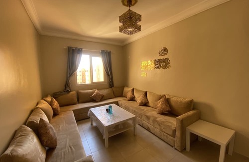 Menara Apartment | Modern Retreat 5 Minutes from the RAK