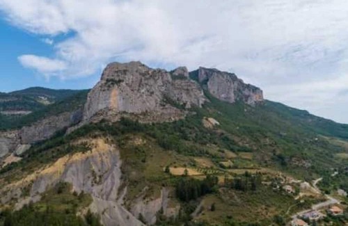 Orpierre House | Camping 4 étoiles - Piscine - eeeaee