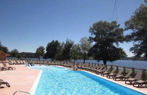 Canet-de-Salars House | Camping 4 étoiles - Parc aquatique - eeeaha
