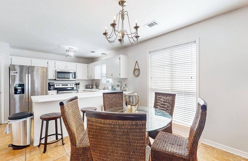 Gulfview Heights House | Delightful beach getaway near the shore with balcony & large yard - dog-friendly