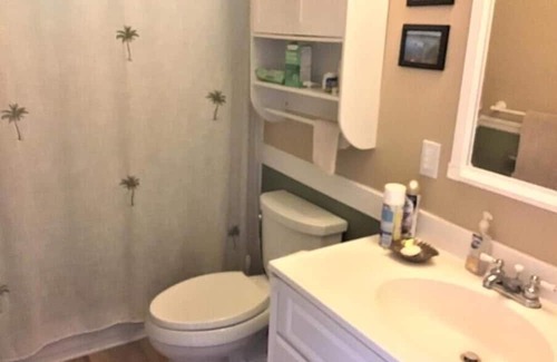 Semora House | Lakefront with Pool-Ideal getaway for family, friends or co-workers