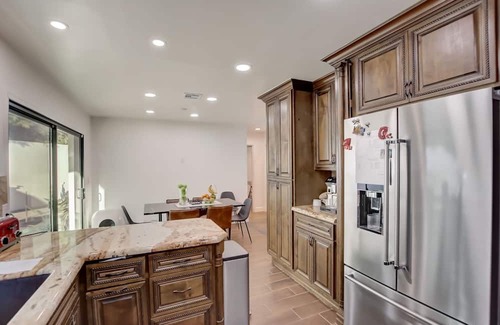 Avant House | Luxury,Pool,Spa,Great Location, great for entertaining