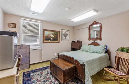 Silverton House | 3 BR 1 BA historic brick house w/fire pit & ample parking - 5 mins from Wallace