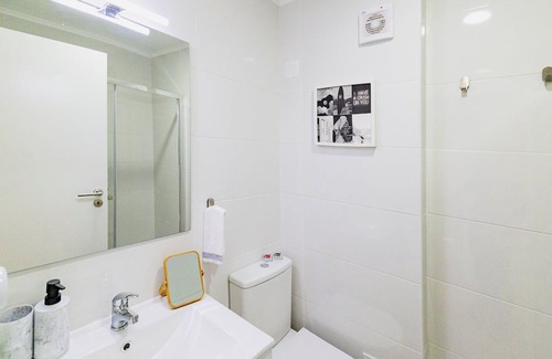 Carvoeira Apartment | Modern 3 bedroom flat in Benfica Lisbon