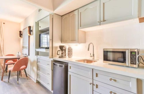 Oro-Medonte Ski Chalet | Escape the City in our Chalet Townhouse for 8 - w/ Jacuzzi & Access to Pool /Gym