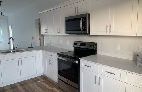 Savannah House | 5 MIN /SPOTTS BEACH. 20 min to other Attractions on East side of Island